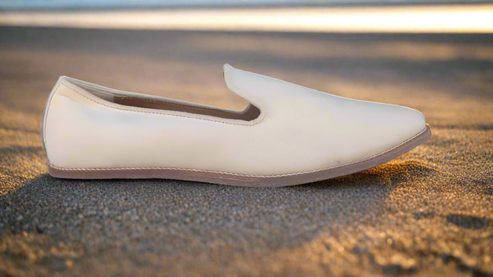 Mumbai Lads Kiaan K3 Elephant Tusk Ivory velvet men's jutti slip-on for sherwani product photo